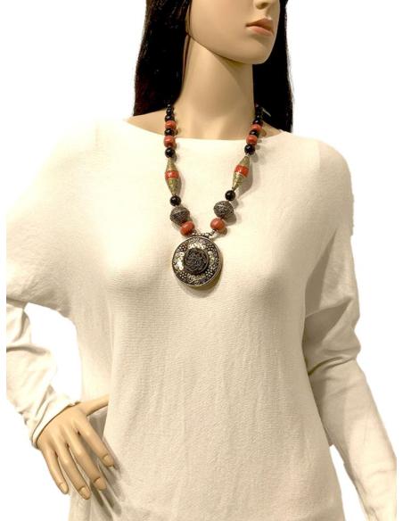 COLLARES PLATA TIBET CON CORAL ROJO Y ONIX NEGRO Y MEDALLON ANTIGUO