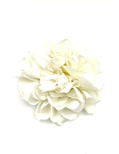 FLORES BLANCAS MUY ELEGANTES PARA BODAS Y COMUNION PARA SOLAPA COLLAR O CABELLO