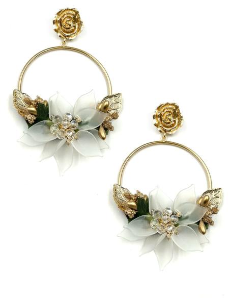 PENDIENTES FLAMENCAS LARGOS BLANCOS CON AROS DORADOS