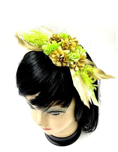 TOCADOS BODA VERDES Y DORADOS DIADEMAS DE FLORES Y PLUMAS