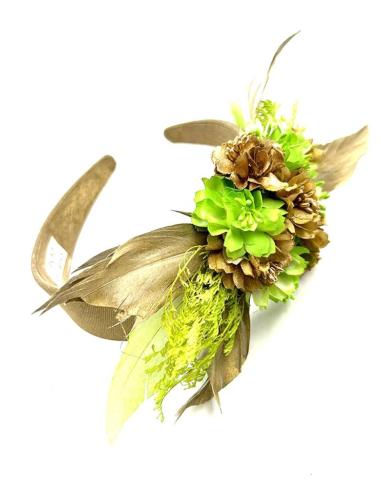TOCADOS BODA VERDES Y DORADOS DIADEMAS DE FLORES Y PLUMAS