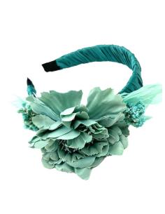 TOCADOS VERDES Y AZULES DIADEMAS DE FLOR Y PLUMAS PARA INVITADAS BODA