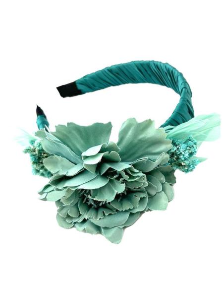 TOCADOS VERDES Y AZULES DIADEMAS DE FLOR Y PLUMAS PARA INVITADAS BODA