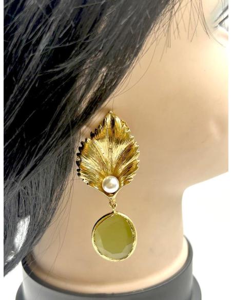 PENDIENTES VERDE OLIVA CON HOJA DORADA Y PERLITA