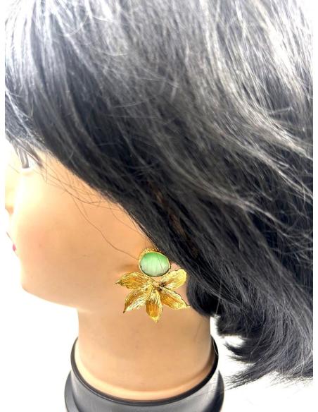 PENDIENTES DORADOS CORTOS CON PIEDRAS VERDES PARA BODAS