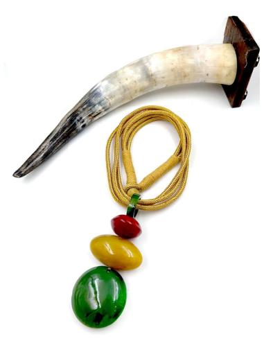 COLLARES AMARILLOS LARGOS DE CUERNO DE BUFALO AFRICANO
