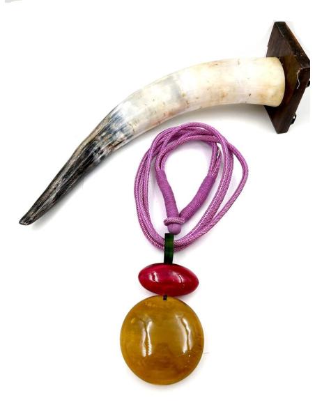 COLLARES MORADOS CON COLGANTE TRIBAL DE CUERNO EXOTISMO AFRICANO