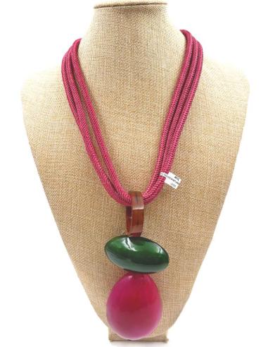 COLLARES FUCSIAS CON COLGANTE AFRICANO DE CUERNO ESTILO IBICENCO