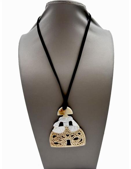 COLLARES DE MENINAS EN TONOS BEIGE Y NACAR BLANCO