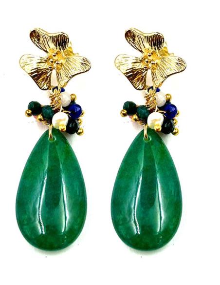 PENDIENTES DE PIEDRA LARGOS Y VERDES CON FLORECITA Y PERLAS