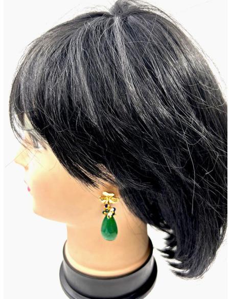 PENDIENTES DE PIEDRA LARGOS Y VERDES CON FLORECITA Y PERLAS