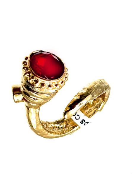 ANILLOS DORADOS CON PIEDRA ROJA PARA BODAS Y EVENTOS