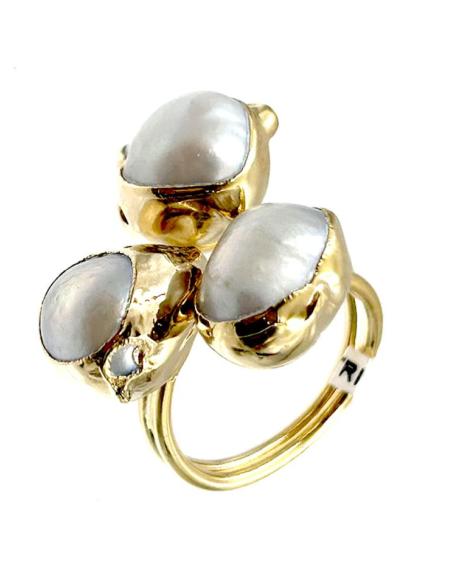 ANILLOS DORADOS CON TRIO DE PERLAS PARA BODAS Y EVENTOS