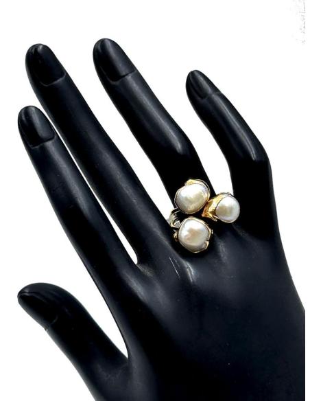 ANILLOS DORADOS CON TRIO DE PERLAS PARA BODAS Y EVENTOS