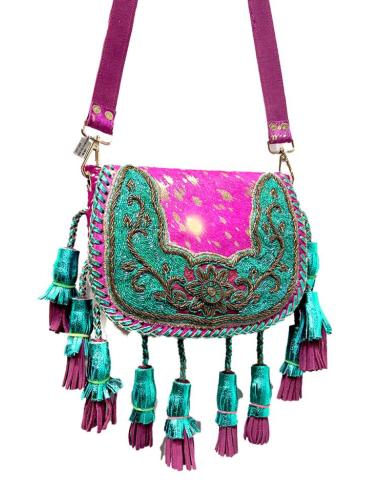 BOLSOS PIEL FUCSIAS BANDOLERA IBIZA PARA VERANO CON BORLAS Y BORDADO ABALORIOS