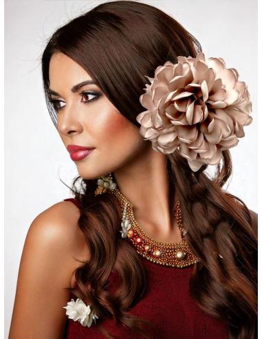 FLORES DE TELA BEIGE PARA MADRINA E INVITADA | EL JARDIN DEL DESEO