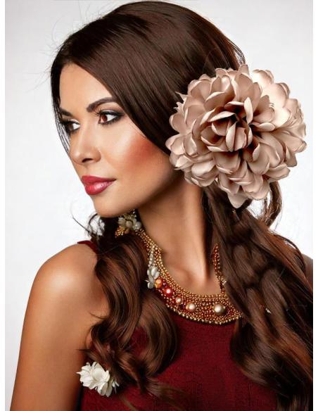 FLORES DE TELA BEIGE PARA MADRINA E INVITADA | EL JARDIN DEL DESEO
