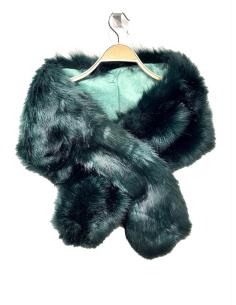 ESTOLAS BODA VERDES OSCURO DE PELO SINTETICO | EL JARDIN DEL DESEO 2