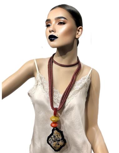 COLLARES LARGOS MARRONES CON MEDALLON TRIBAL | EL JARDIN DEL DESEO