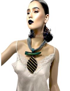 COLLARES CORTOS VERDES CLARO CON COLMILLO TRIBAL | EL JARDIN DEL DESEO