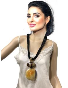 COLLARES NEGROS CON MEDALLON DE ASTA | EL JARDIN DEL DESEO