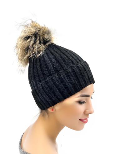 GORROS NEGROS DE INVIERNO CON POMPON DE PELO | EL JARDIN DEL DESEO