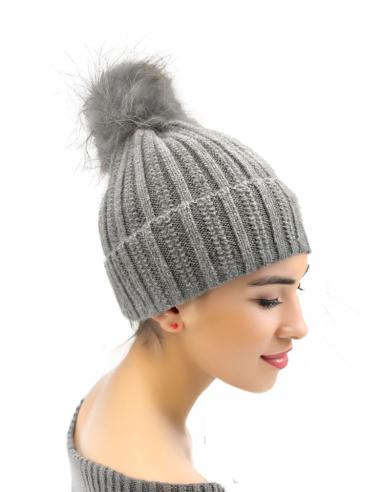 GORROS GRISES DE INVIERNO CON POMPON DE PELO | EL JARDIN DEL DESEO