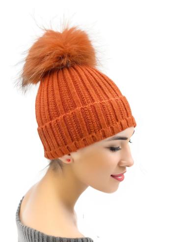 GORROS NARANJAS DE INVIERNO CON POMPON DE PELO | EL JARDIN DEL DESEO