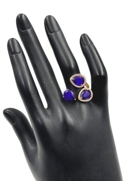 ANILLOS DORADOS DE BODA CON PEDRERIA AZUL ZAFIRO
