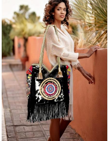 BOLSOS NEGROS DE PIEL DE POTRO ABALORIOS Y FLECOS | MODA ETNICA