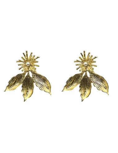 PENDIENTES CORTOS DORADOS FLORECITA CON HOJAS | EL JARDIN DEL DESEO