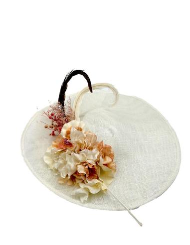 TOCADOS BODA BEIGE NATURAL CON PLUMAS DE FAISAN | PAMELAS DIA