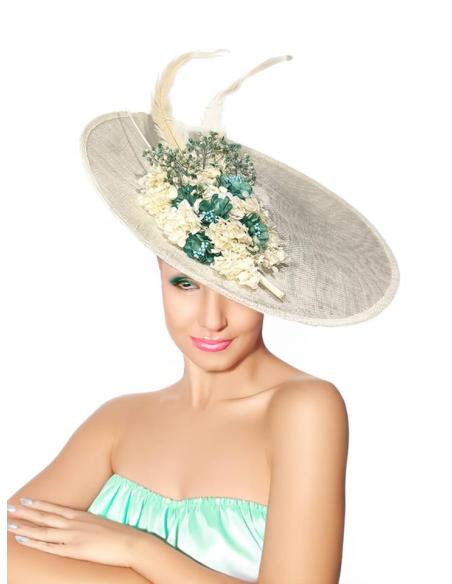 TOCADOS BEIGE NATURAL Y VERDE CON FLORES Y PLUMAS | PAMELAS DIA