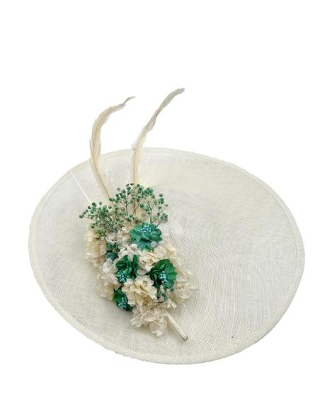 TOCADOS BEIGE NATURAL Y VERDE CON FLORES Y PLUMAS | PAMELAS DIA