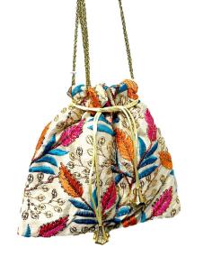 BOLSOS BEIGE CLARO DE MUJER LIMOSNERAS CON FLORES | BOMBONERAS BODAS
