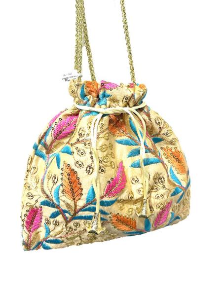 BOLSOS BEIGE TOSTADO Y DORADOS LIMOSNERAS FLORES | BOMBONERAS BODAS