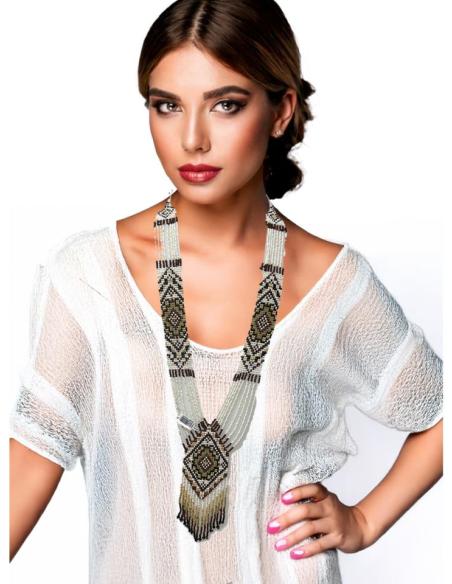 COLLARES BLANCOS Y MARRONES LARGOS DISEÑO CHAQUIRA COLOMBIANO