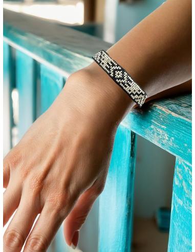 PULSERAS NEGRAS Y PLATEDAS ETNICAS EN MIJUKI | ACCESORIOS BOHEMIOS