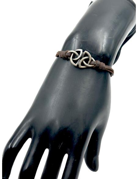 PULSERAS CUERO MARRON Y FIGURA PLATEADA TRIBAL | EL JARDIN DEL DESEO