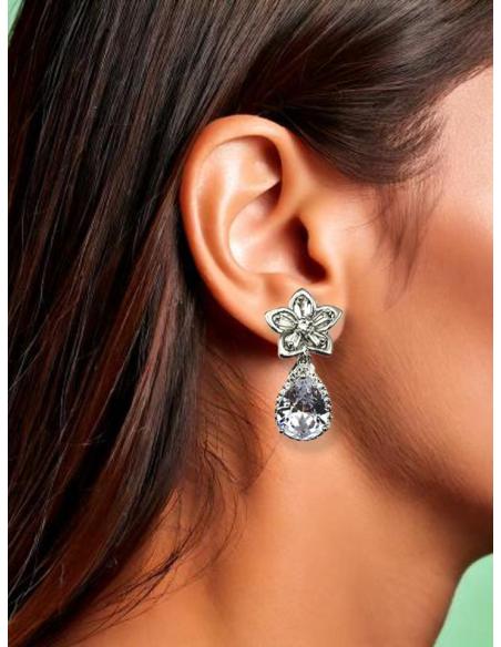 PENDIENTES DE CLIP LARGOS PLATEADOS PARA BAUTIZOS Y BODAS CON DESTELLO CRISTAL