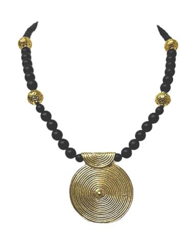 COLLARES NEGROS CON COLGANTE DORADO Y PIEDRA SEMIPRECIOSA