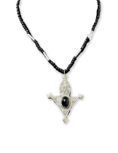 COLLARES BOHO NEGROS CON COLGANTE TRIBAL TUAREG
