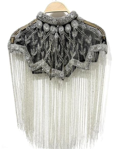 CAPAS MUJER NEGRAS Y PLATEADAS CON FLECOS JOYA | MODA MUJER