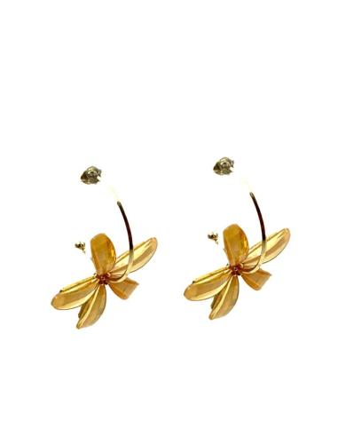 PENDIENTES DE AROS DORADOS Y FLORES NARANJAS DE QUITA Y PON