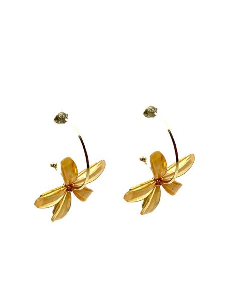PENDIENTES DE AROS DORADOS Y FLORES NARANJAS DE QUITA Y PON