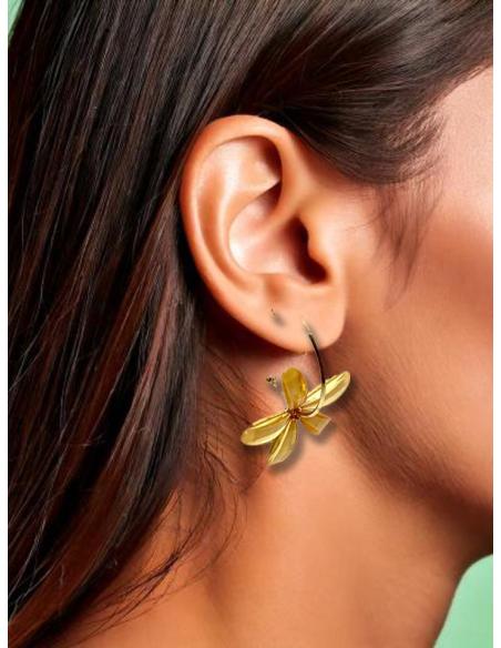 PENDIENTES DE AROS DORADOS Y FLORES NARANJAS DE QUITA Y PON