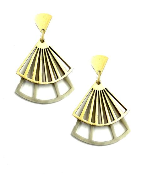 PENDIENTES LARGOS ABANICO DORADO Y CUERNO | JOYAS AFRICA ASTA BUFALO