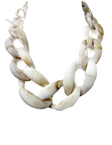 COLLARES BLANCOS DE ESLABONES GRANDES Y VISTOSOS