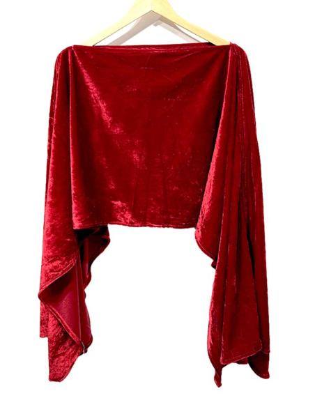 CAPAS TERCIOPELO ROJAS INVITADAS DE BODAS INVIERNO | BODAS Y FIESTAS