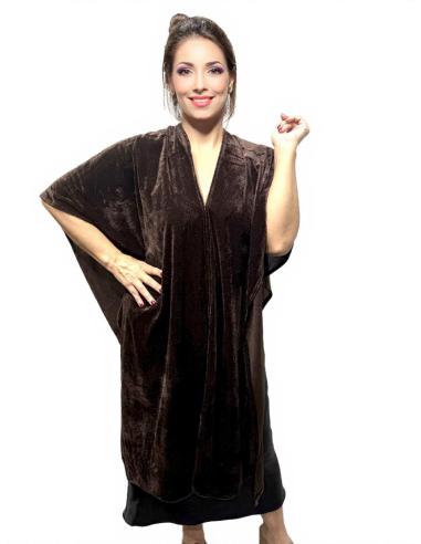 CAPAS TERCIOPELO MARRONES INVITADA BODA INVIERNO | BODAS Y FIESTAS